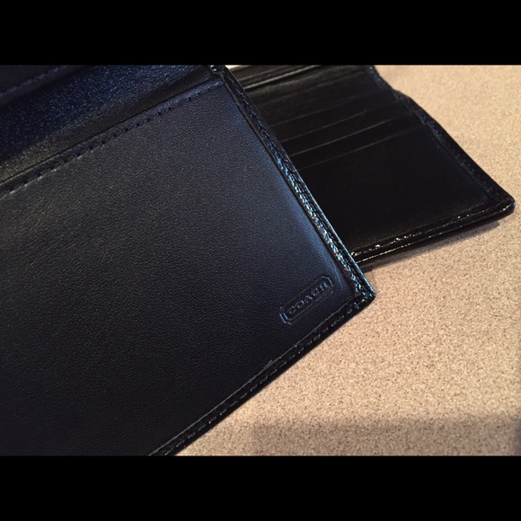 Coach Wallet - Picture 5 of 8